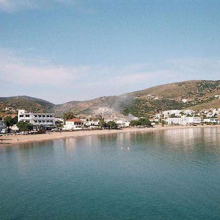 Hotel Karanasos à Batsíon Extérieur photo