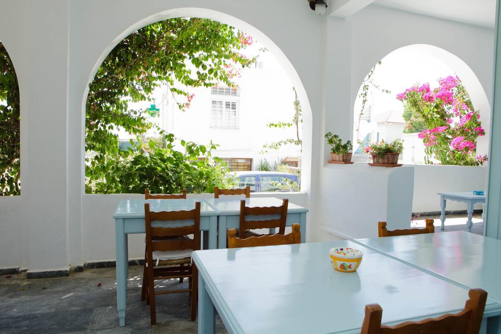 Hotel Karanasos à Batsíon Extérieur photo
